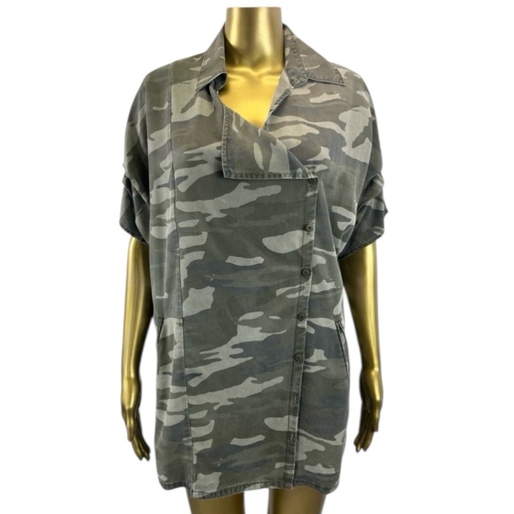 Express Double Breasted Camo Top Medium  Lyocell Utility Shirt w Pockets